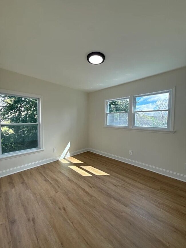 Building Photo - Spacious 4BR/3BA Retreat in Decatur