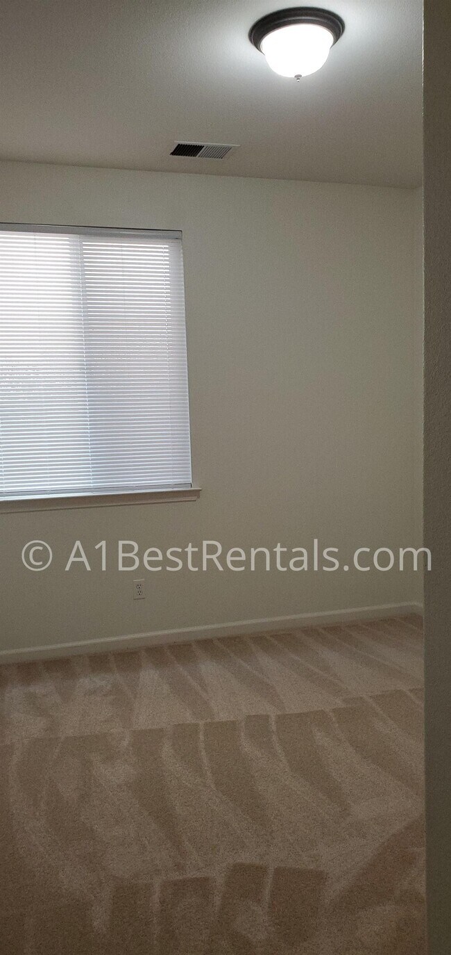 Building Photo - 2513 Guadalajara Dr