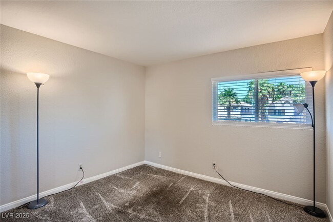 Building Photo - 7705 Wolf Creek Rd