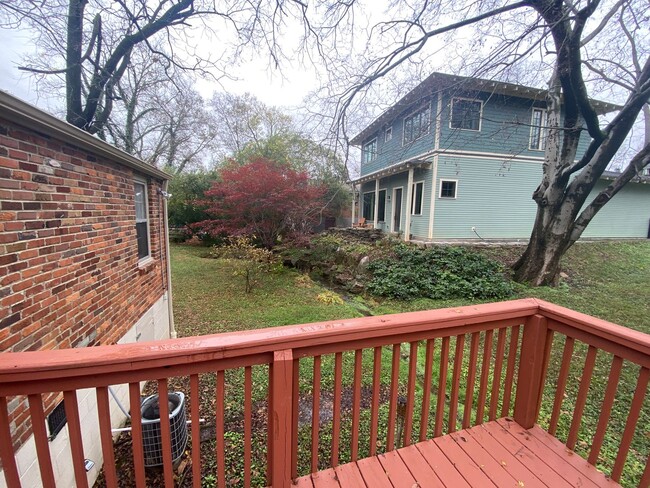 Building Photo - 1515 Boscobel St