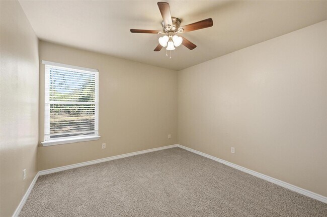 Building Photo - 728 W Walker St