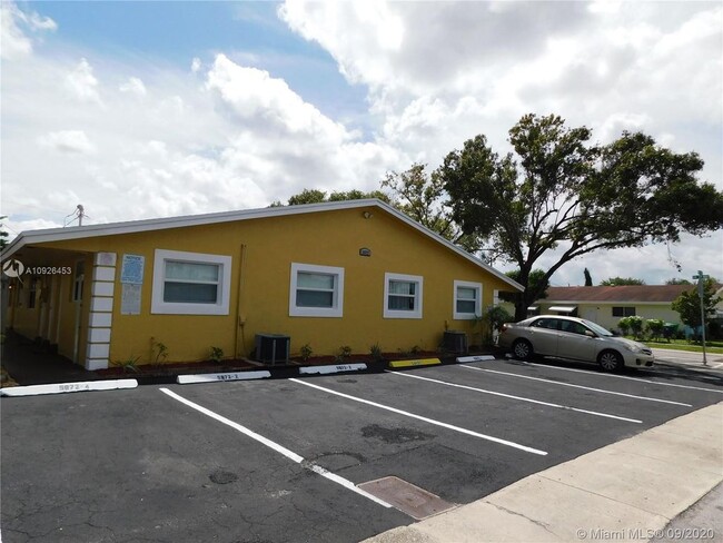 Building Photo - 5972