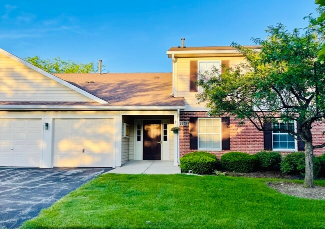 Building Photo - 1179 N Village Dr