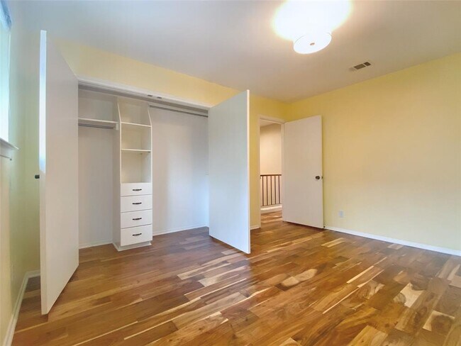 Building Photo - 8303 Alabama Dr