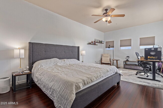 Building Photo - 5450 E Deer Valley Dr