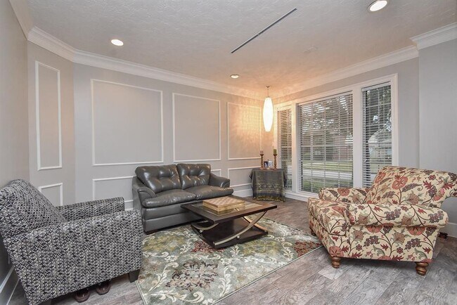 Building Photo - 4526 Lakeside Meadow Dr