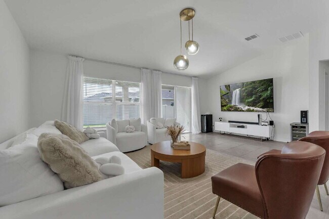 Building Photo - Modern 4-Bedroom Home– Built in 2023 | $2,450/month