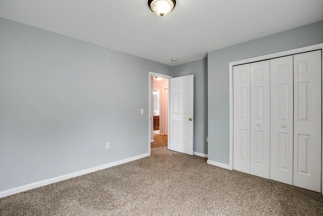 Building Photo - 43 Carlsbad Dr