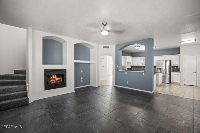 Building Photo - 695 Paseo del Mar Dr