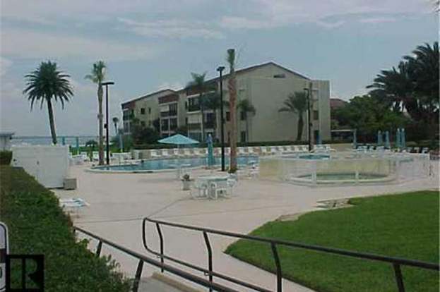 Building Photo - 868 Bayway Blvd