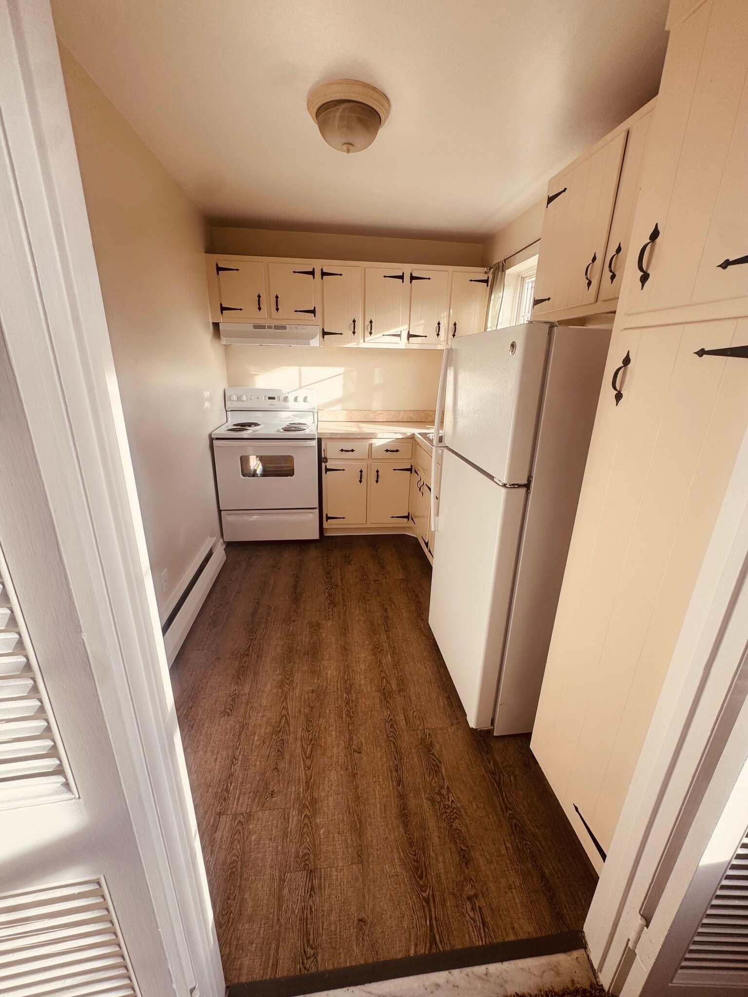 Building Photo - 216 N Monroe St