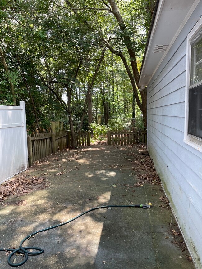 Building Photo - 133 Sterling Dr