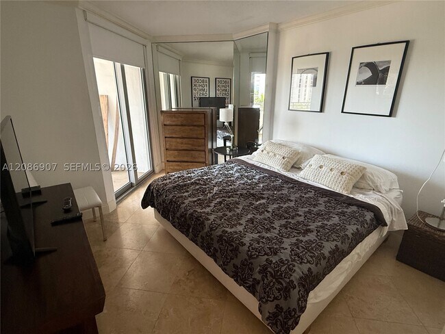 Building Photo - 5555 Collins Ave