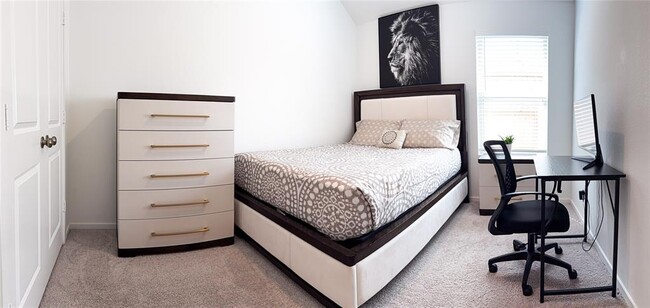 Building Photo - 27230 Henley Rdg Dr
