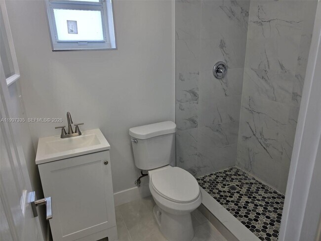 Building Photo - 965 NW 10th St