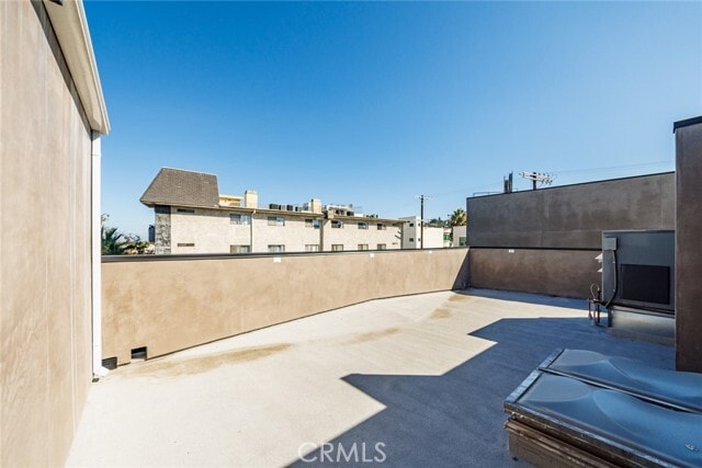 Building Photo - 14944 Moorpark St