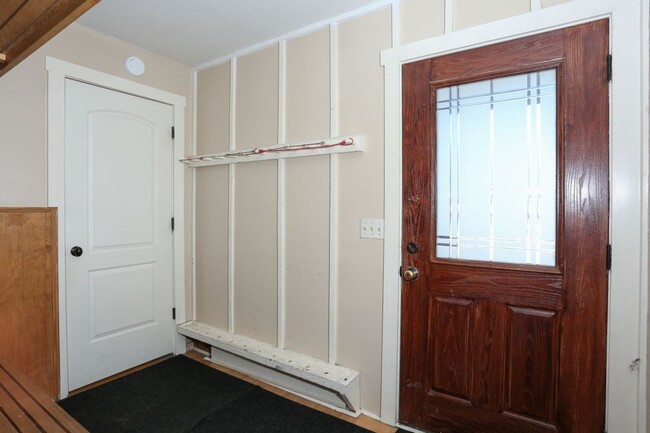 Building Photo - Walk to Main St and Gondola! Furnished! In...