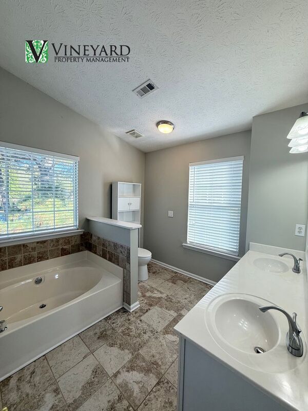 Building Photo - 9970 Lauren Hall Ct