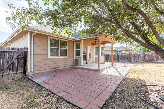 Building Photo - 8502 Apache Bend