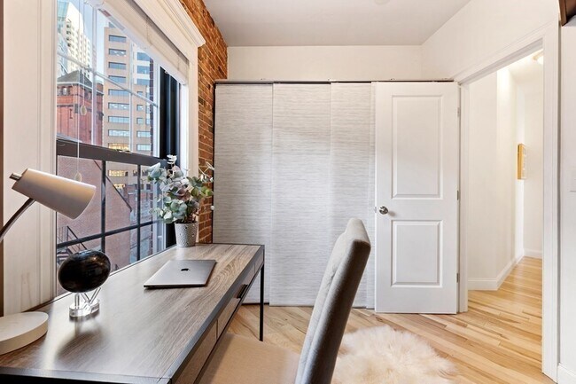 Building Photo - 99-105-105 Broad St