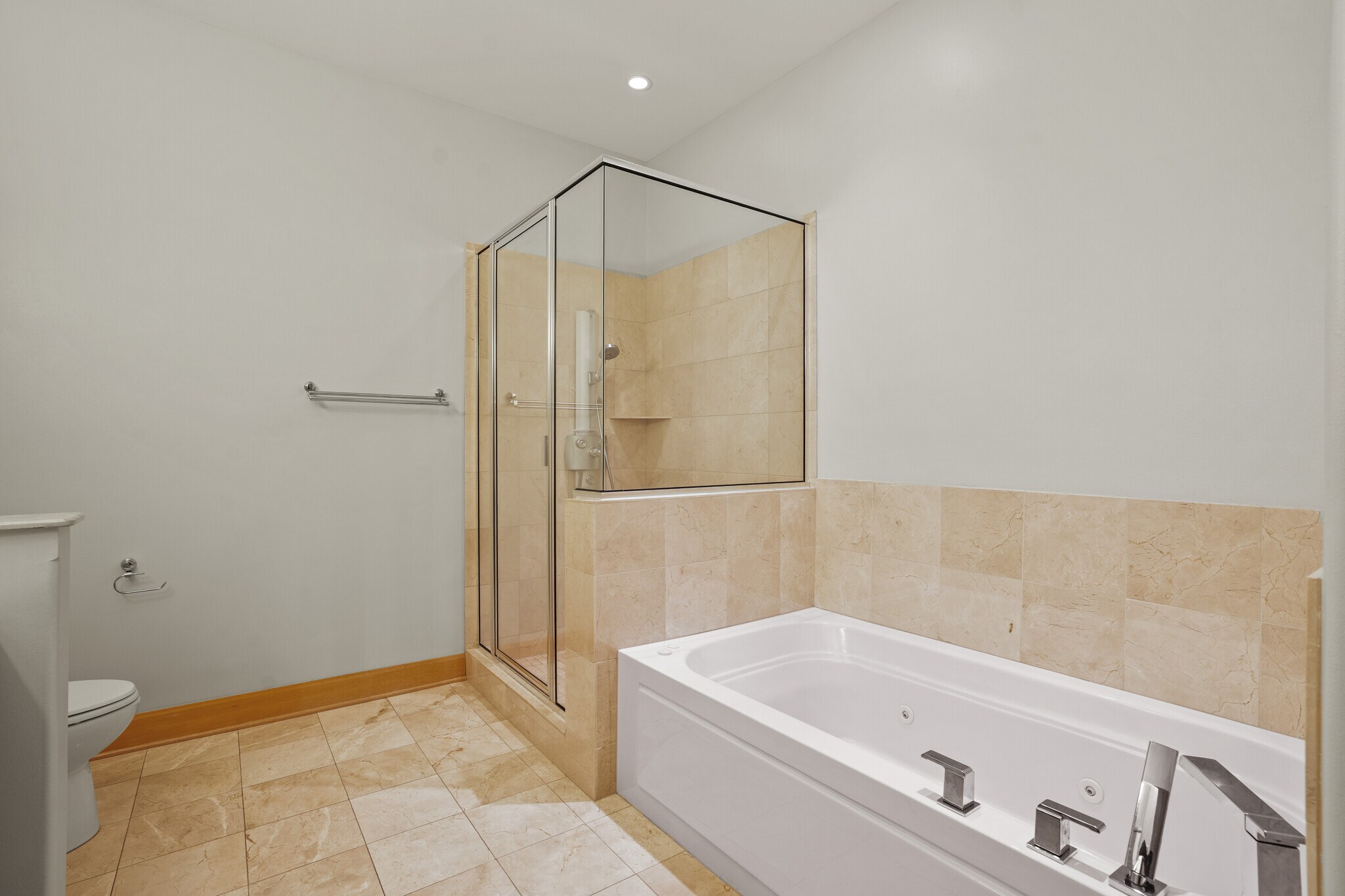 Spa Shower - 1111 N Marshall St