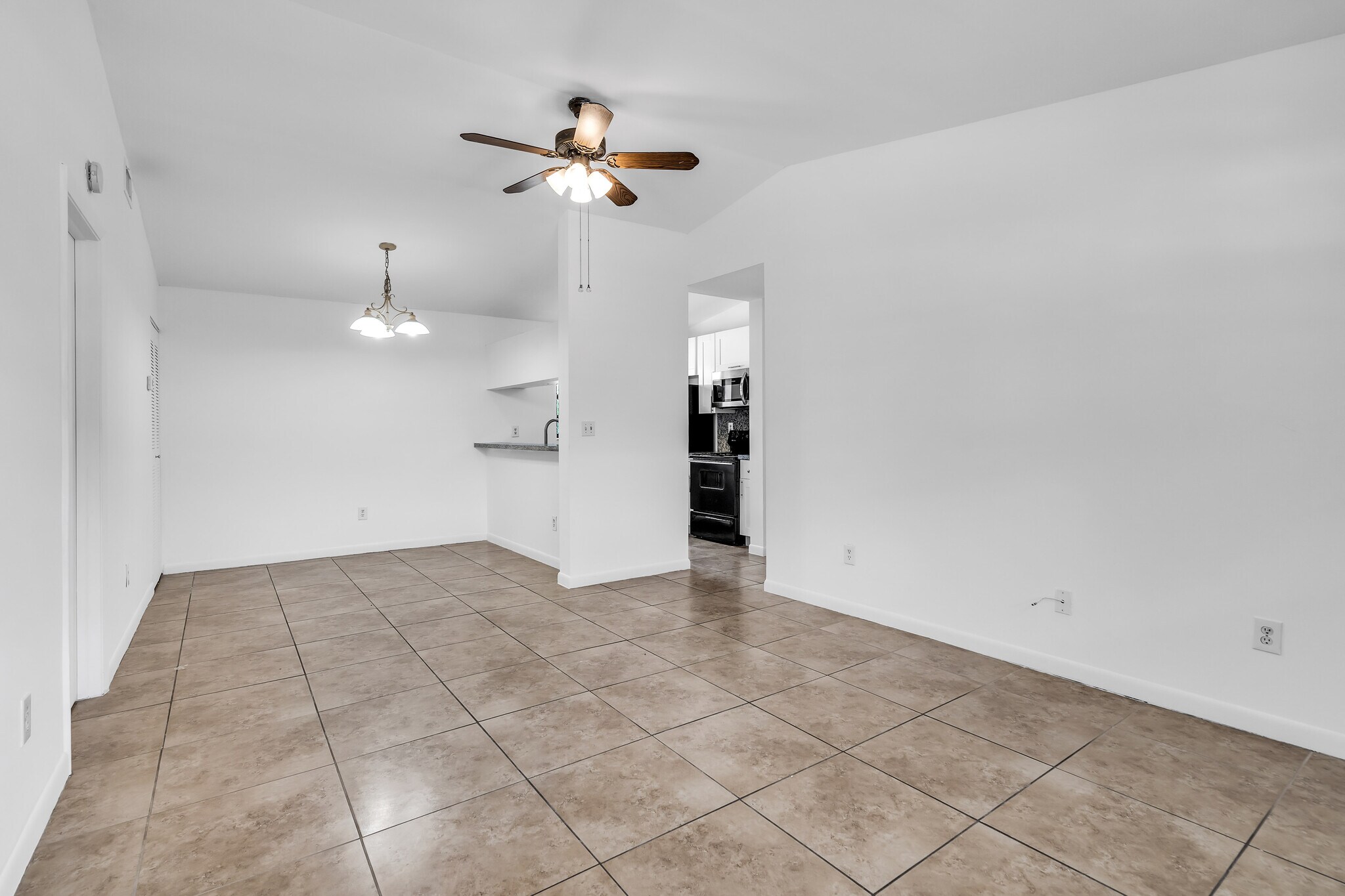 Building Photo - 18206 Mediterranean Blvd