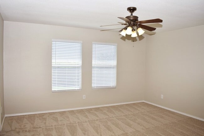 Building Photo - 14000 Silkwood Dr