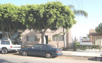 Building Photo - El Descanso