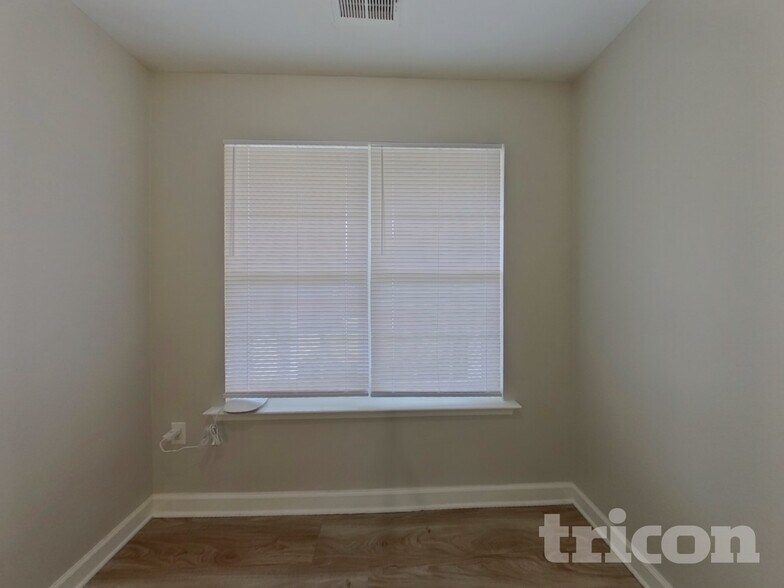 Building Photo - 416 Leecrest Dr