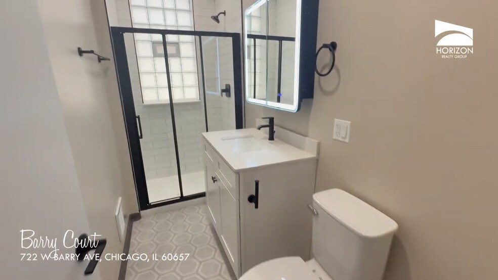 Building Photo - 728 W Barry Ave