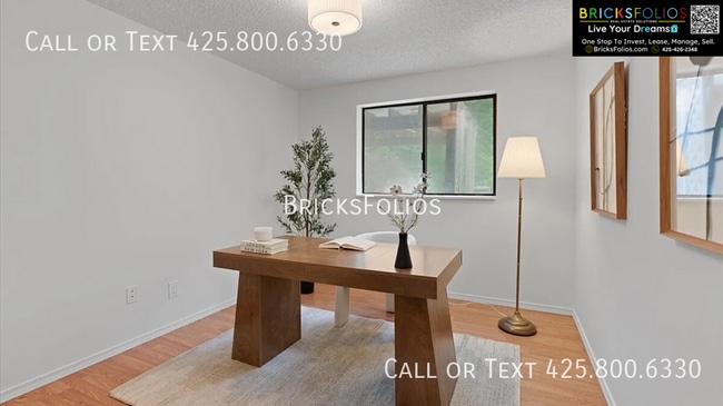 Building Photo - 1340 NW Huckle Dr