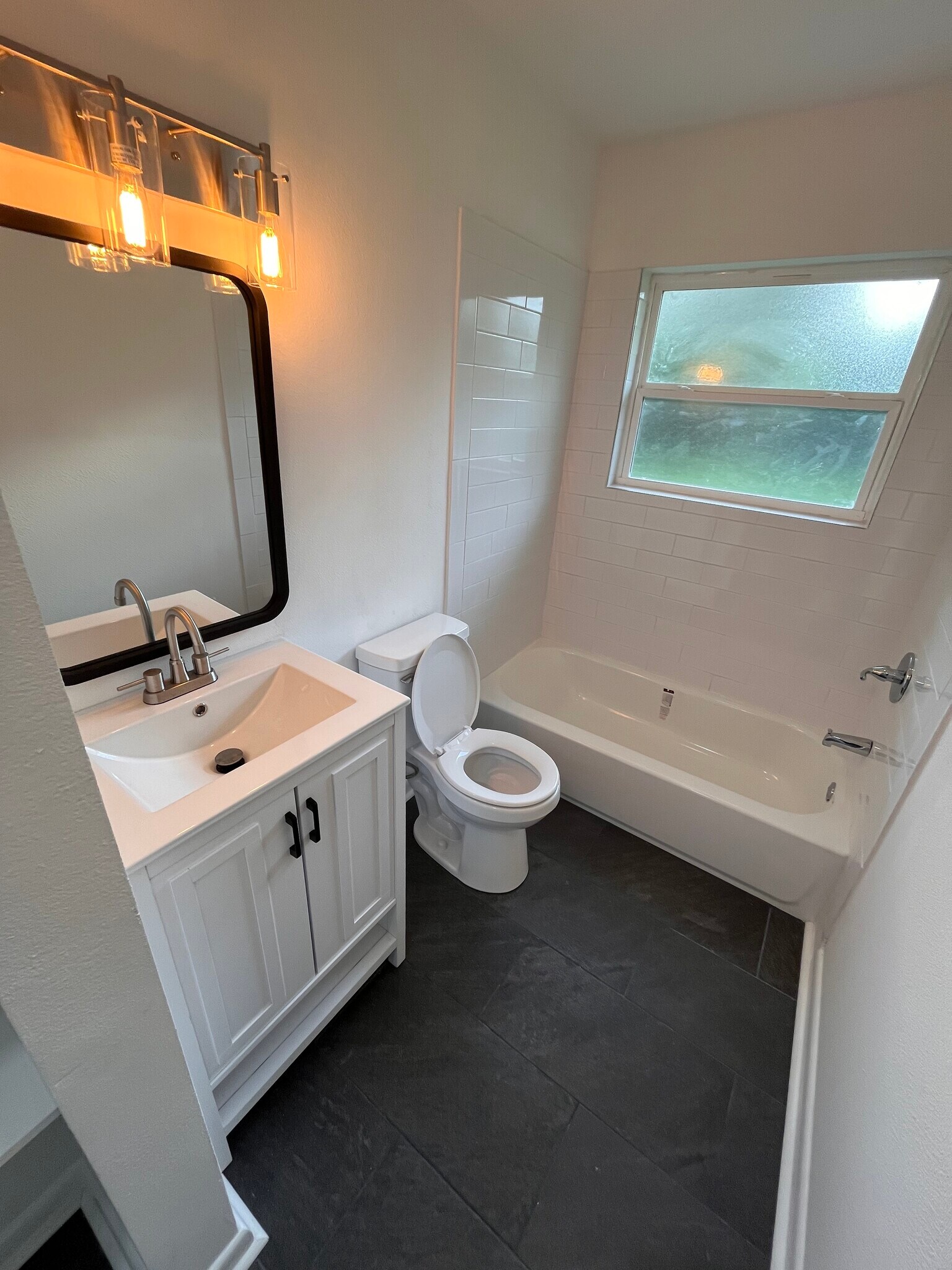 Building Photo - 745 Westbrook Dr