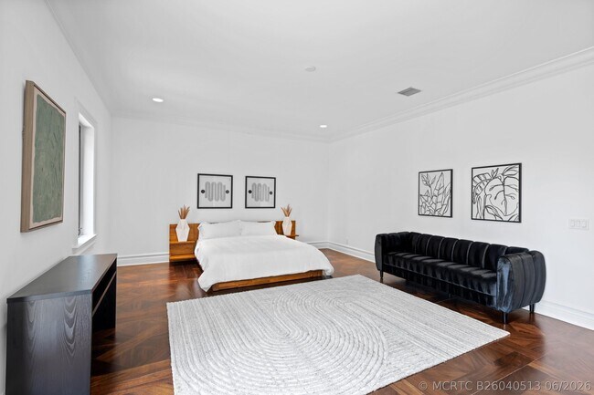 Building Photo - 3240 N Flagler Dr