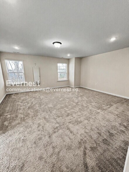 Building Photo - 2145 Bethpage Dr