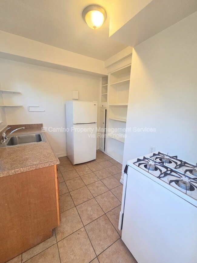 Building Photo - 2276 W 28th St