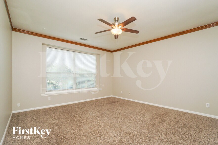 Building Photo - 20930 Pedregoso Ln
