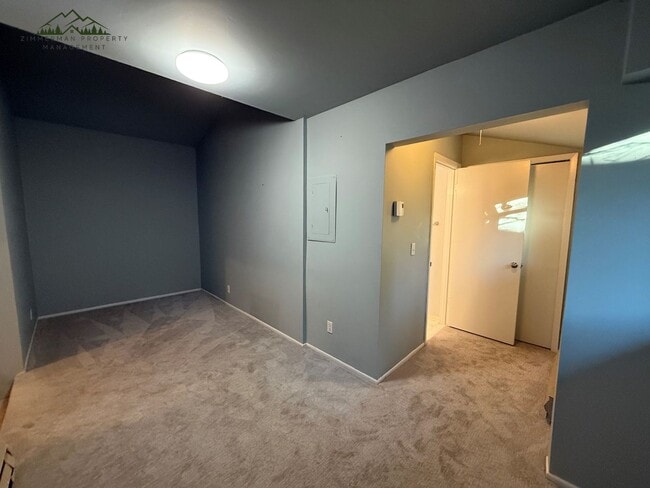 Building Photo - 1808 E 28th Ave