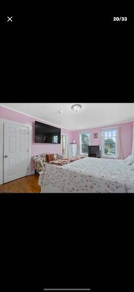 Building Photo - 550 Jefferson Ave