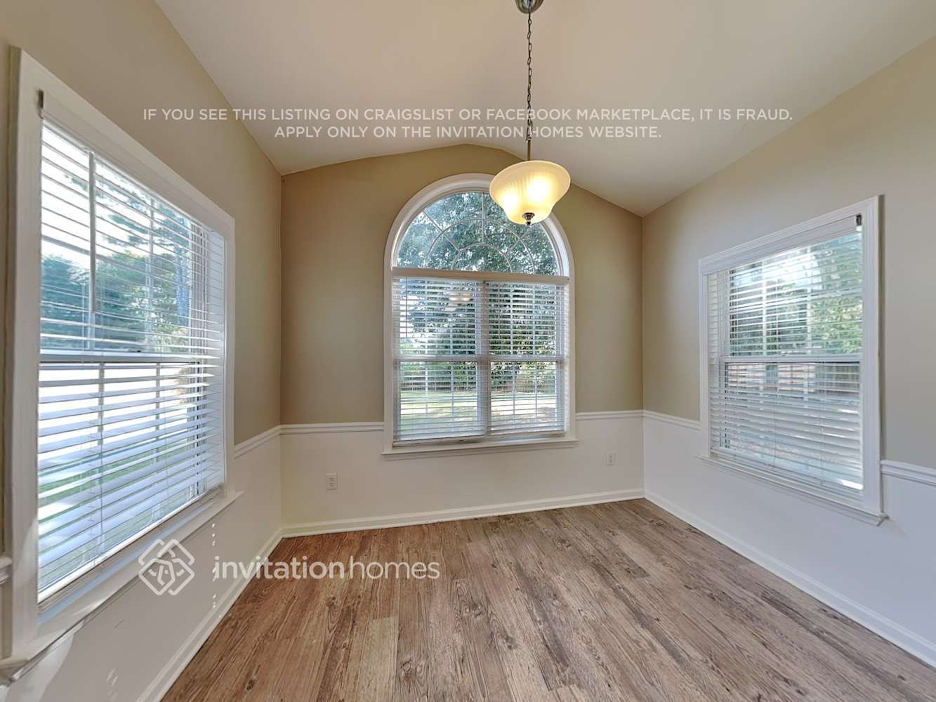 Building Photo - 2696 Summerbrooke Dr