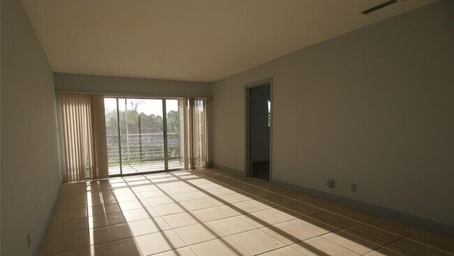 Building Photo - 7355 Woodmont Terrace