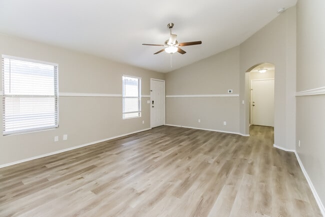 Building Photo - 525 S St Claire