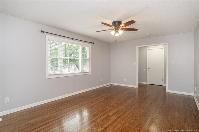 Building Photo - 401 Southwick Dr