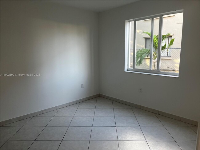 Building Photo - 181 NW 47th Ave