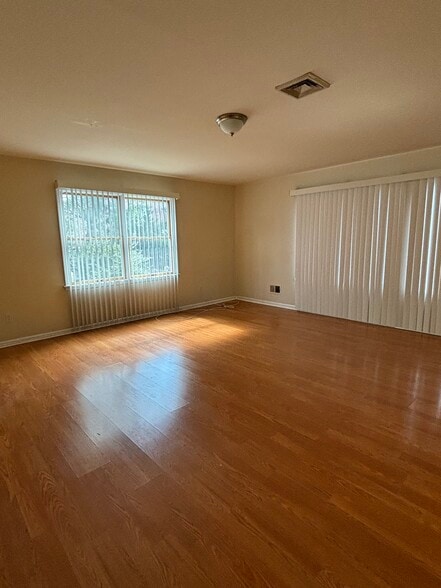 Building Photo - 18 Harrison St