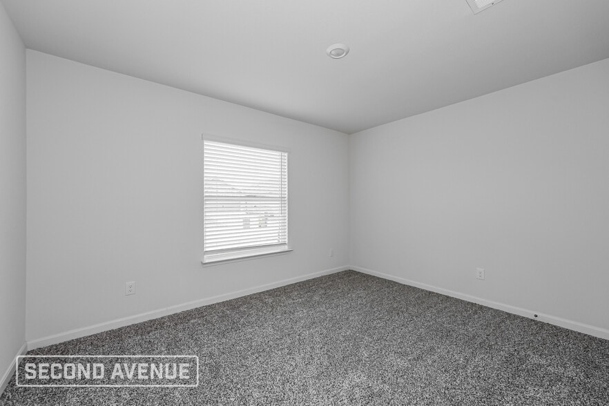 Building Photo - 327 Condie Russell Ave