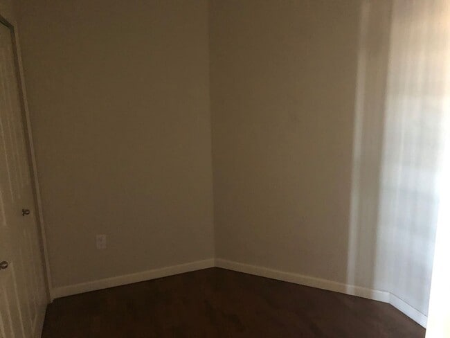 Building Photo - Stunning Clocktower Penthouse Condo with mountain views!