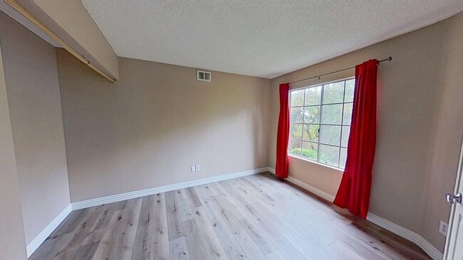 Building Photo - 806 S Sapphire Ln