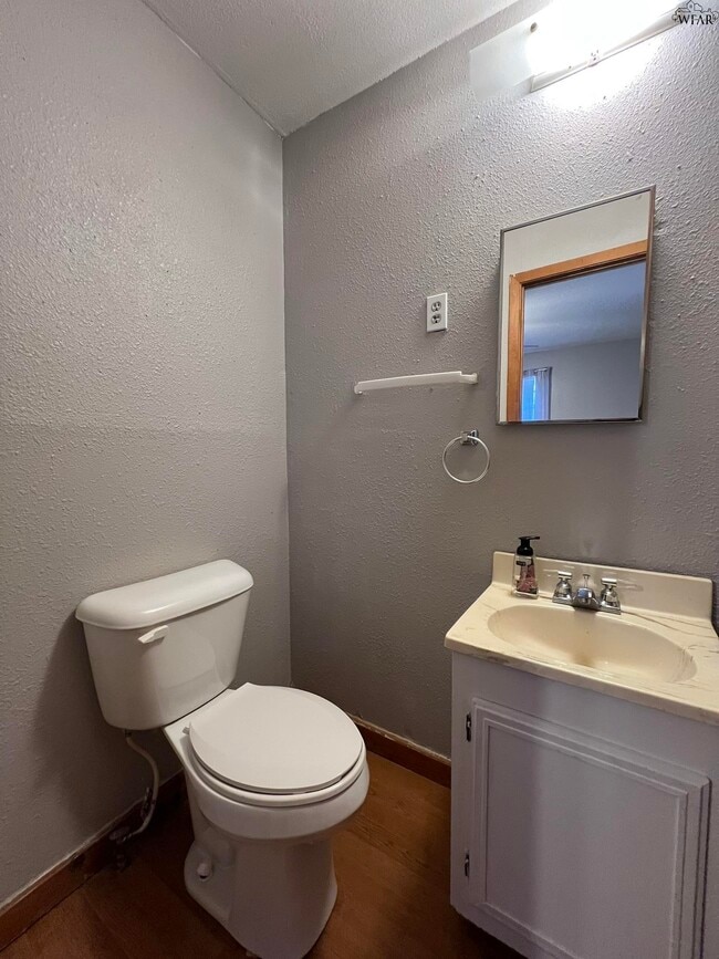 Building Photo - 610 S Bond St