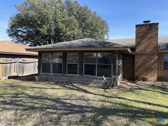 Building Photo - 1805 Galaxy Dr