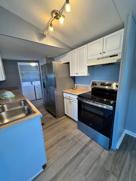 Building Photo - 3739 Whispering Pines Dr